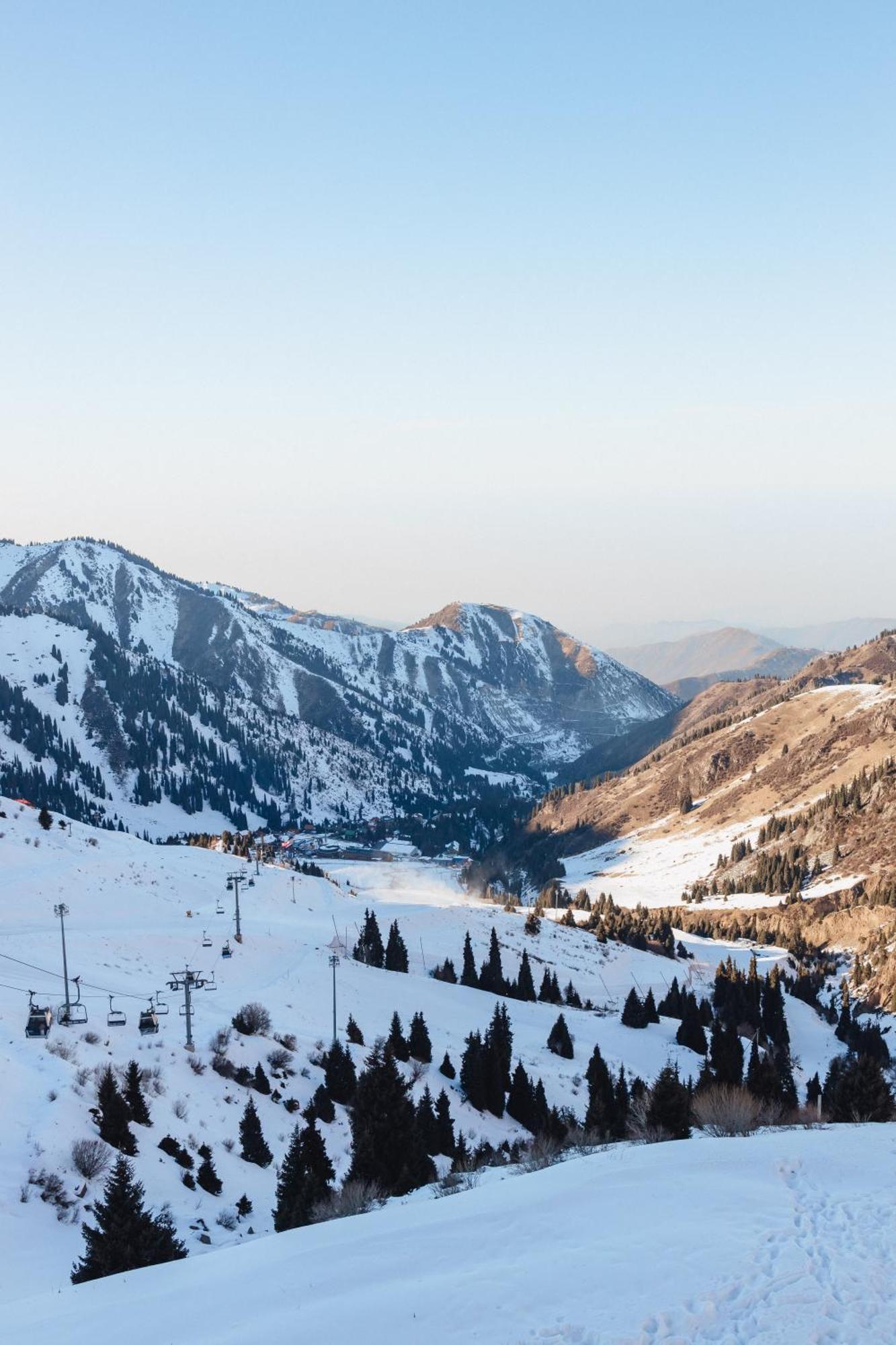 Le Mont Hotel Almaty Ngoại thất bức ảnh